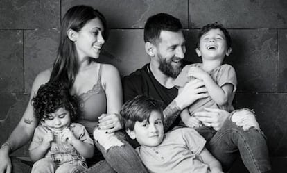 Leo Messi, con su esposa y sus tres hijos.