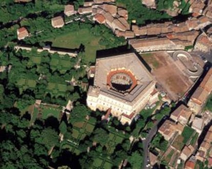Vista aérea del palacio de Farnese, en la localidad italiana de Caprarola.