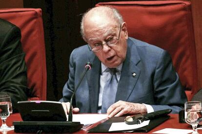 Jordi Pujol addresses the Catalan parliament.