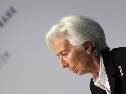 Lagarde calma a la deuda española y se abre a comprar 'bonos basura'