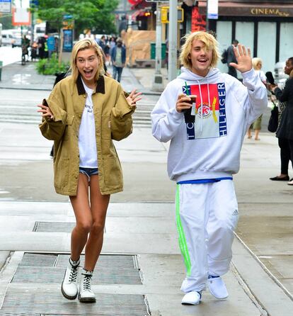 Hailey Baldwin y Justin Bieber a mediados de junio en Nueva York.