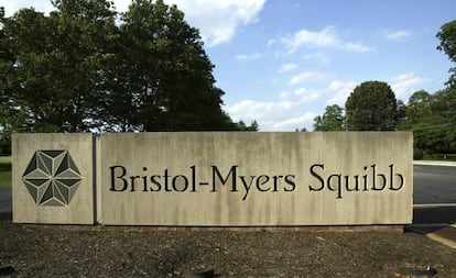 Entrada a unas instalaciones de la compañía Bristol-Meyers Squibb.