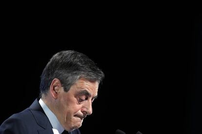 Comparecencia de Fillon, en las afueras de Par&iacute;s, este s&aacute;bado