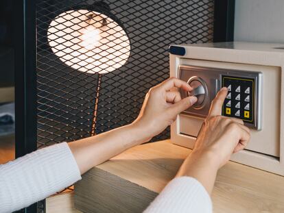 Un elemento práctico para almacenar documentos importantes y objetos de valor en el hogar. GETTY IMAGES.