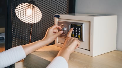 Un elemento práctico para almacenar documentos importantes y objetos de valor en el hogar. GETTY IMAGES.