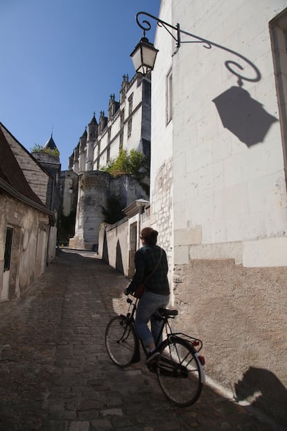 Una de las calles de la villa medieval de Loches, a orillas del río Indre.