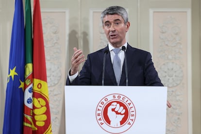 El nuevo secretario general del PS, José Luís Carneiro, este sábado en Lisboa.