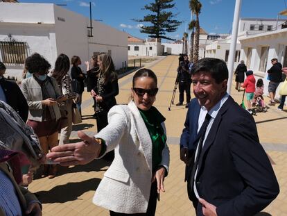 María Ángeles Muriel, coordinadora de Ciudadanos en Huelva, junto a Juan Marín, vicepresidente de la Junta.