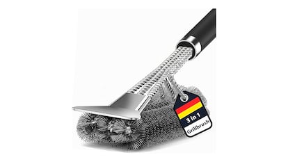 Cepillo para barbacoa sobre fondo blanco.