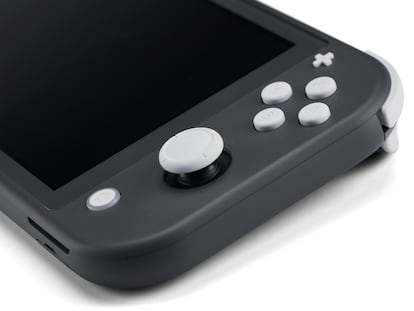 Imagen de la Nintendo Switch Lite, elegida por la gimnasta Almudena Cid.