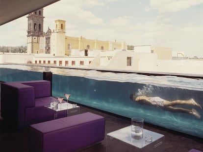 7-Una piscina con vistas