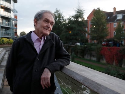 Roger Penrose, fotografiado en Oxford el pasado octubre, ha sido distinguido con el Nobel de Física junto a German Reinhard Genzel y Andrea Ghez.