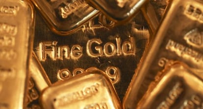 Lingotes de 100 gramos de oro en una central en Londres. 
