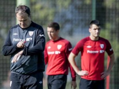 Bielsa, durante un entrenamiento reciente