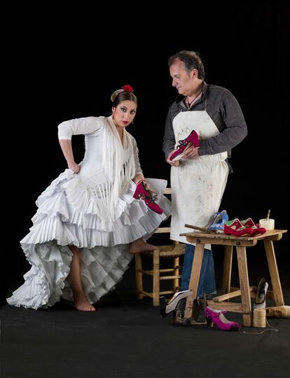 La bailaora Fuensanta 'La Moneta' y Ricardo Fernández, artesano zapatero.