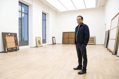 El artista Vik Muniz en la Galería Mauritshuis.
