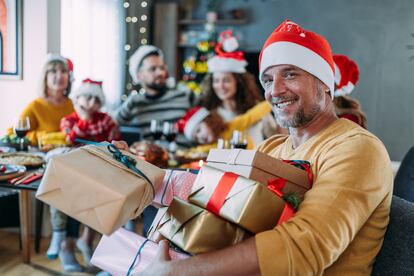 Hay que orientar al niño a escribir una carta de Reyes responsable y que en ella pida únicamente aquellos regalos que realmente necesite. 