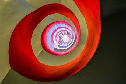 El fotógrafo Holger Schmidtke ha ganado en la categoría Arquitectura con esta imagen que retrata las escaleras de un particular edificio de oficinas en la ciudad de Colonia, Alemania.