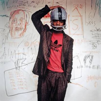 El artista urbano Jean-Michel Basquiat, en 1981.