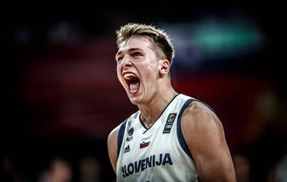 Doncic celebra la victoria ante Letonia