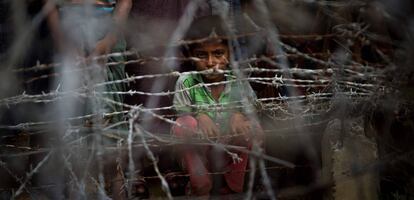 Refugiados rohingya se reúnen en la