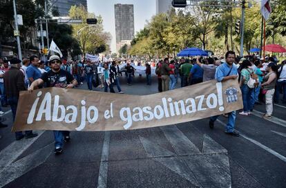 Una protesta contra el aumento de los precios de la gasolina en México.