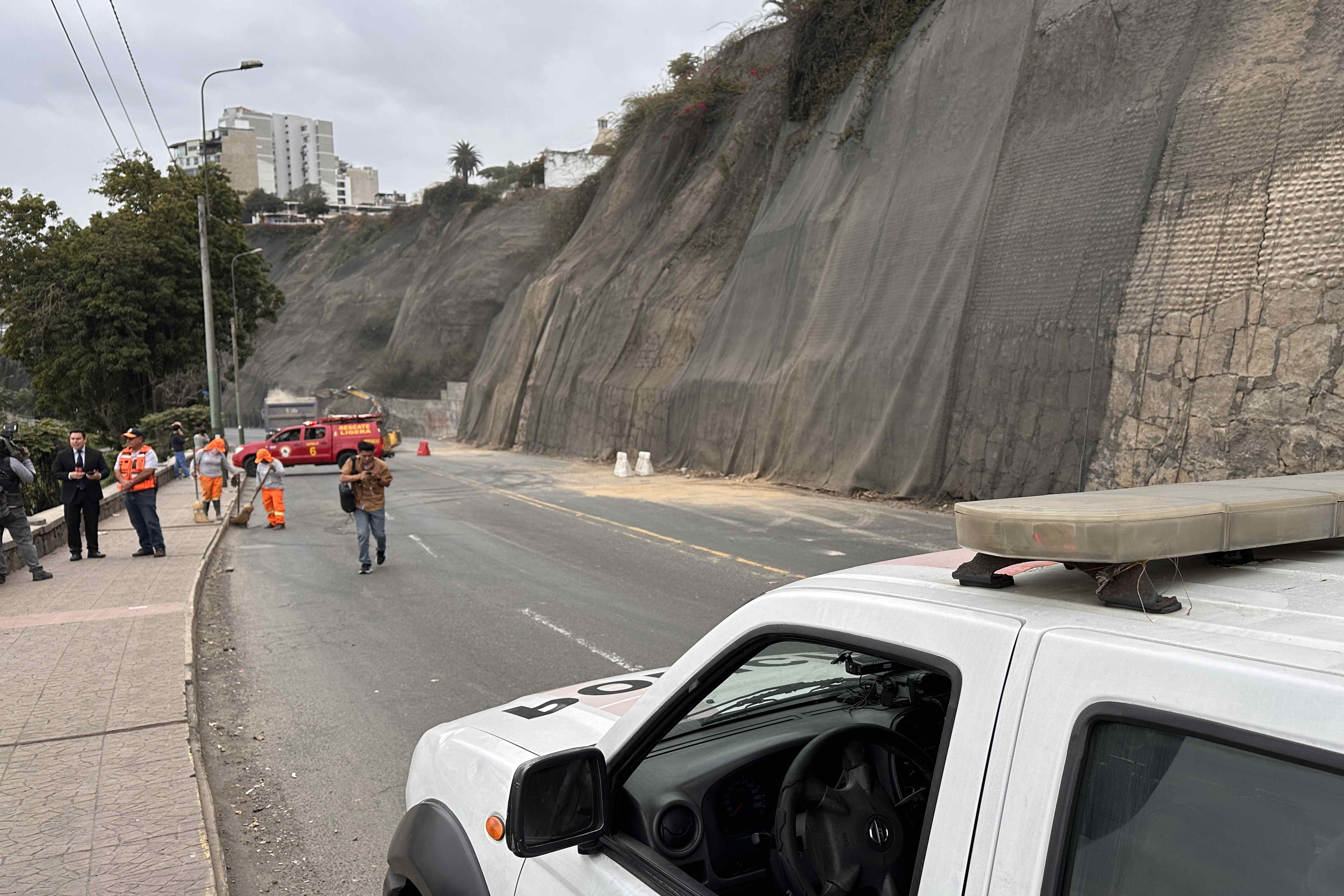 Al menos un muerto y cinco heridos por un fuerte sismo en Lima