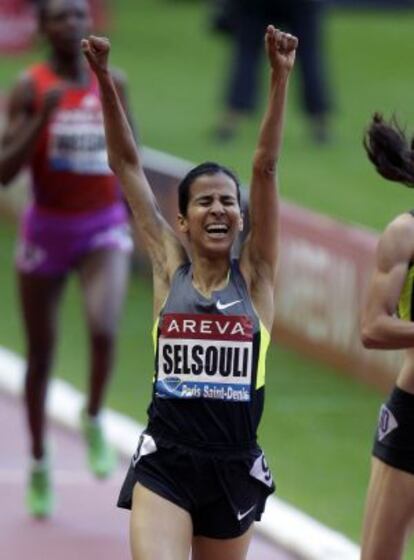 Mariem Alaoui Selsouli celebra su victoria en París