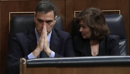 PM Sánchez and Deputy PM Carmen Calvo in Congress.