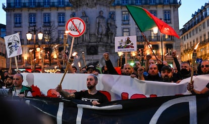 Manifestación organizada por el grupo neonazi 1143 contra los musulmanes, celebrada en Lisboa el 3 de febrero de 2024. 