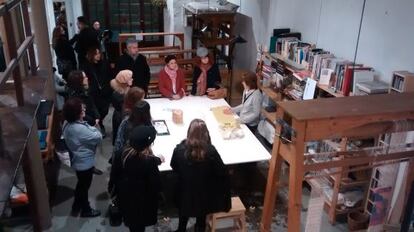 Taller escola tèxtil Teranyina, un dels establiments visitats en la "080 Ravaleja: Ruta pel Raval de la moda".