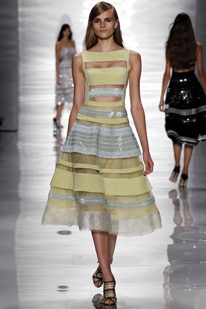 los interminables escotes de reem acra