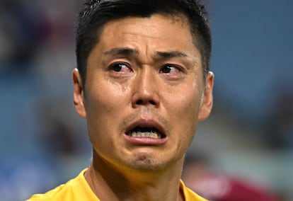 El portero japonés Eiji Kawashima llora tras la derrota por penaltis ante Croacia. 