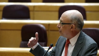 El ministro de Hacienda, Cristóbal Montoro, en el Senado el pasado martes.