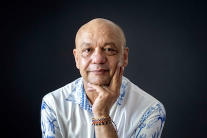 El colombiano John Jairo, de 61 años, el primer gay asilado en España, fotografiado en Valencia en marzo.   
