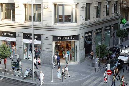 Exterior de una tienda de Cortefiel, en Madrid.