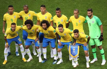 Os 11 jogadores do Brasil durante as quartas de final.