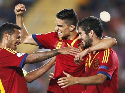 Thiago, Bartra e Isco festejan un gol a Italia en el Europeo Sub-21