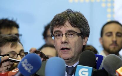 Carles Puigdemont atiende a la prensa en Bruselas.