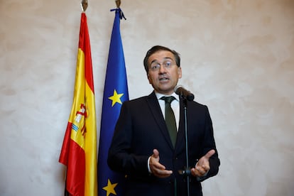 El ministro español de Asuntos Exteriores, José Manuel Albares, en una comparecencia ante la prensa, este miércoles. 
