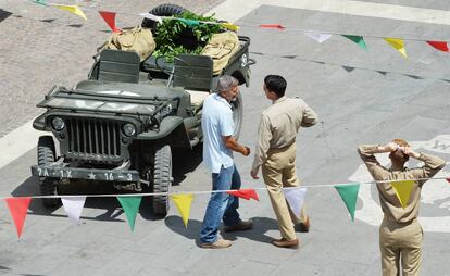 El actor George Clooney en el set del rodaje de 'Trampa 22' en Sutri, Italia.