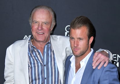 James Caan y su hijo Scott en 2010.