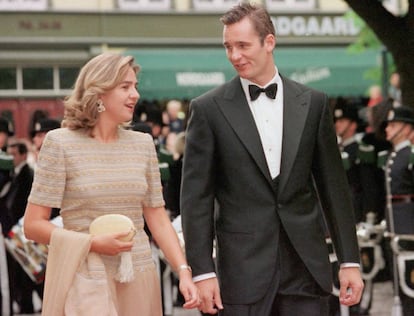 La infanta Cristina e Iñaki Urdangarin llegando a Stiftsgården, residencia oficial de los reyes de Noruega, el 20 de junio de 1997 para celebrar el 60º aniversario del rey Harald.