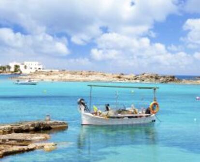 Formentera destaca por sus verdes aguas.