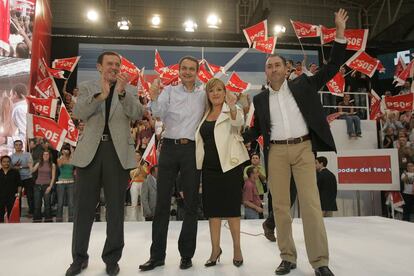 Mitin del PSOE en Alicante en 2007. Desde la izquierda, Pla, Zapatero, Andreu y Soler.