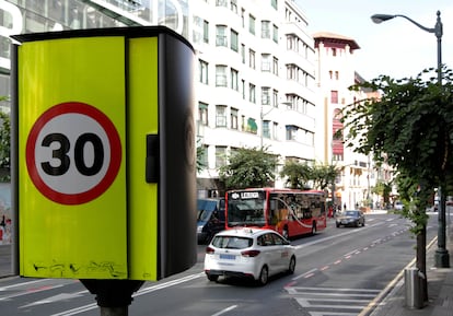 La calle Alameda de Rekalde, en Bilbao, limitada a 30 kilómetros por hora.