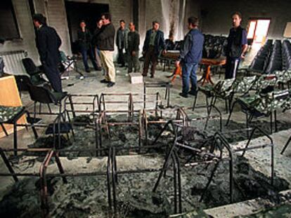 Estado en que quedó la iglesia evangélica de Arganda del Rey tras el incendio.