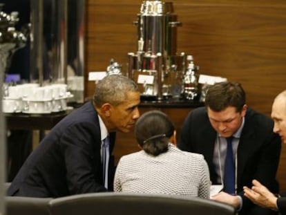 Obama (esquerda) e Putin (direita) durante reunião em Antalya (Turquia), onde se realiza a cúpula do G20 .