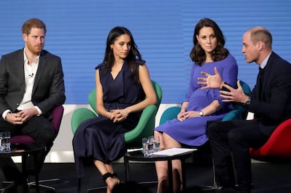 Harry, Meghan, Kate y Guillermo en un acto público en Londres en febrero de 2018.