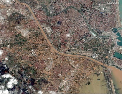 Vista aérea de la zona afectada por la dana, este jueves en Valencia.